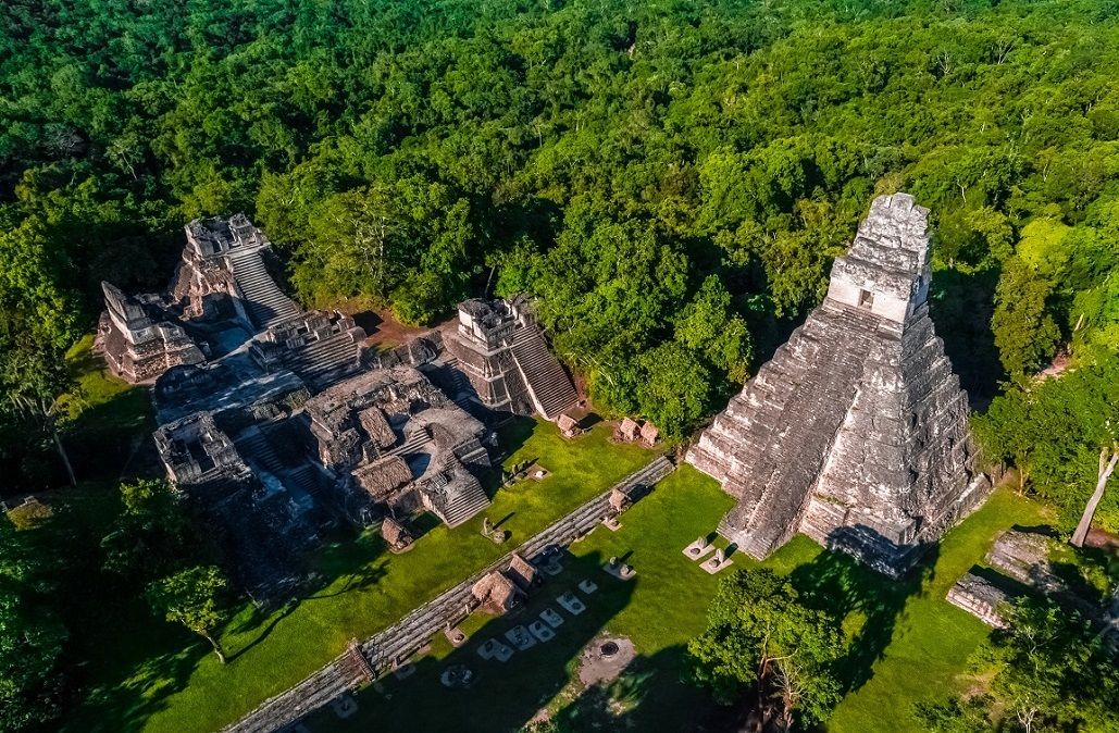 Archaeology and Nature Guide of Petén