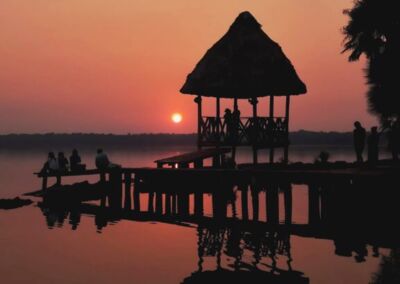 Lachúa espejo de fuego y calma. Gabriela Gaitán - Laguna Lachuá, Cobán, Alta Verapaz.