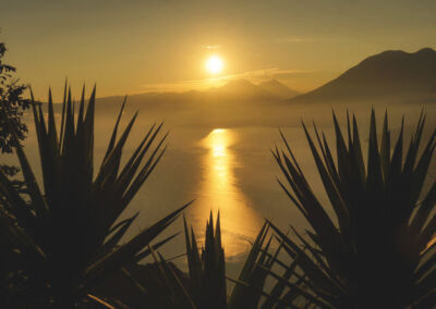 Lago Encendido. Luis Berdúo - Mirador de Santa Clara La Laguna, Sololá.
