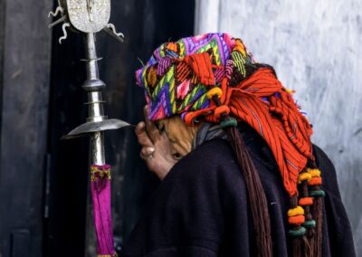 La cofradia. Luis Pellecer - Chichicastenango, Quiché.