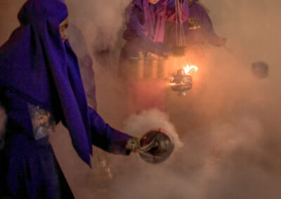 Humo Santo. Tono Valdés - Jueves Santo Antigua Guatemala, Sacatepéquez.