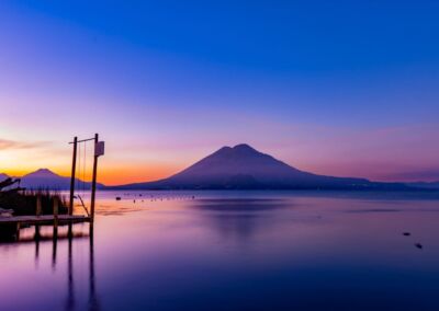 Lago Atitlán y sus volcanes al amanecer. Wilfredo Cruz - Lago de Atitlán, Sololá.