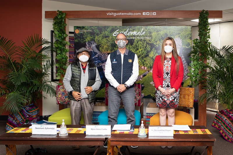 ELABORAN PLAN DE DESARROLLO TURÍSTICO PARA EL MUNICIPIO DE SANTIAGO ATITLÁN